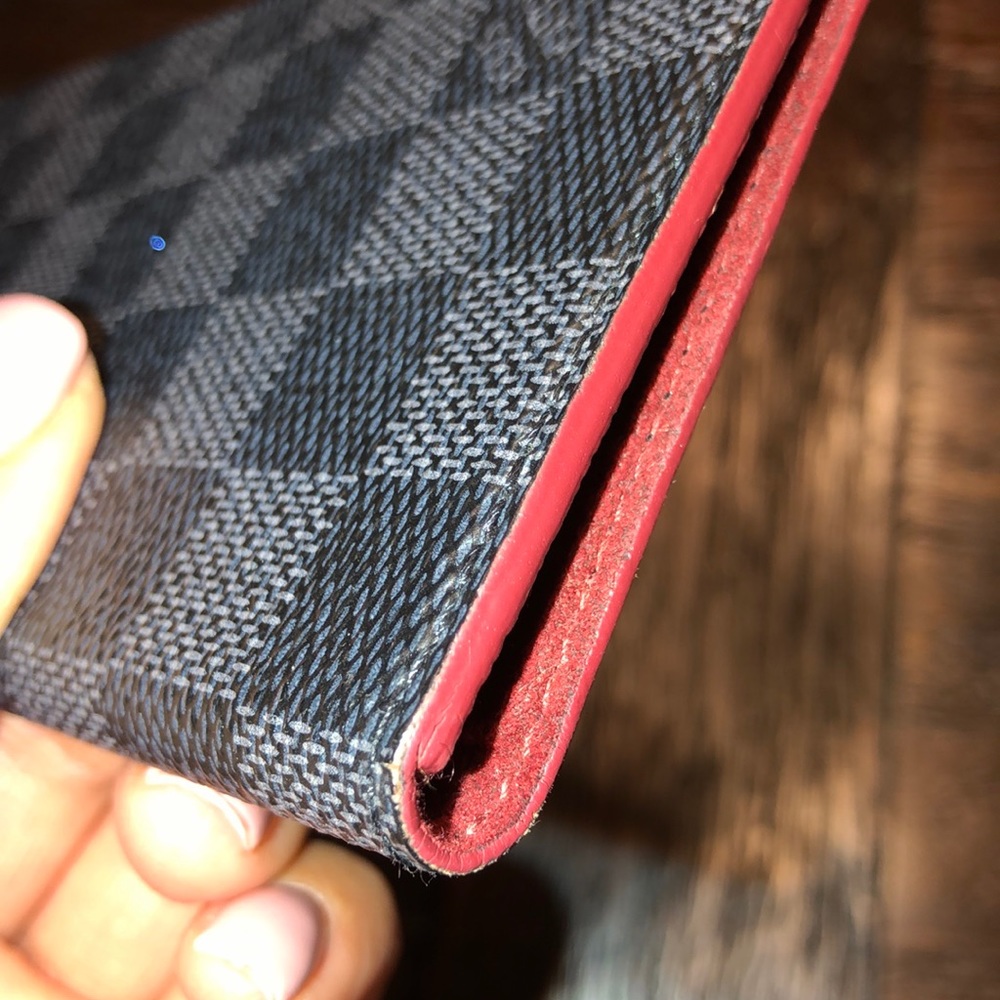 Additional photos of LV iPhone folio
